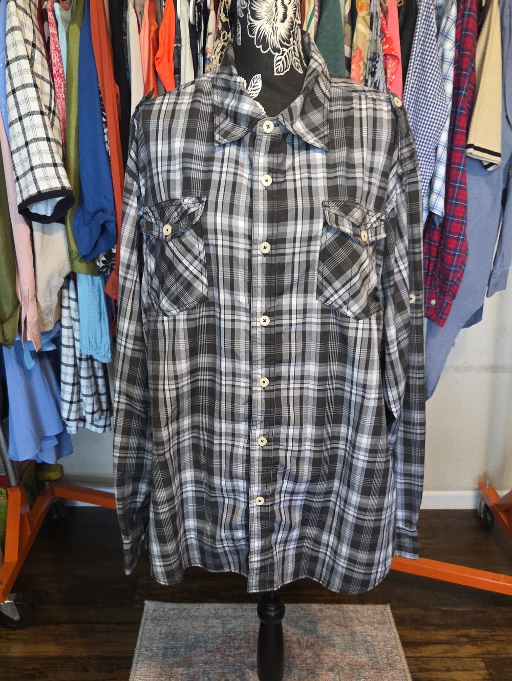 Akademiks Black & Gray Plaid Button-Down Shirt